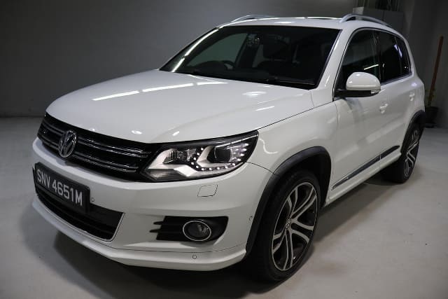 2016 VOLKSWAGEN Tiguan