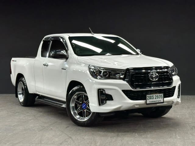 2018 TOYOTA Hilux