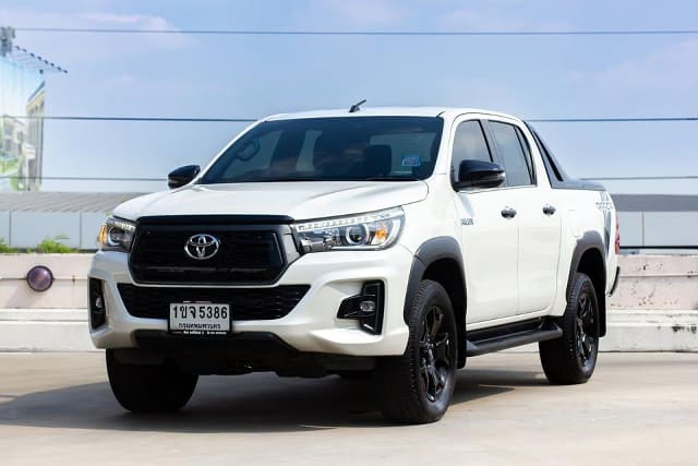 2019 TOYOTA Hilux