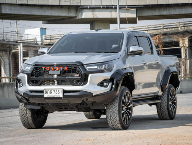 2020 TOYOTA Hilux