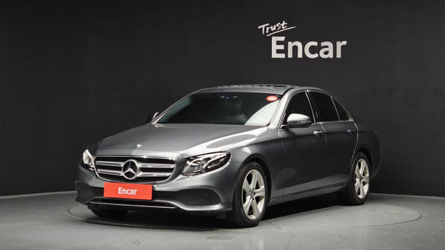 2017 MERCEDES-BENZ E-Class