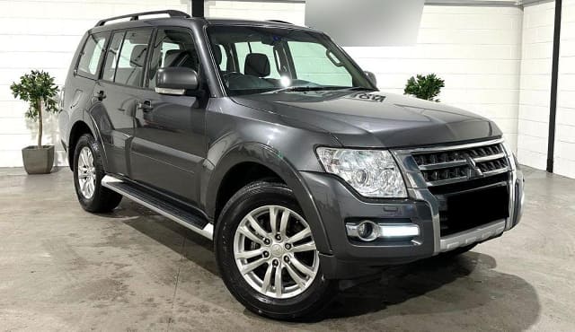 2016 MITSUBISHI Shogun