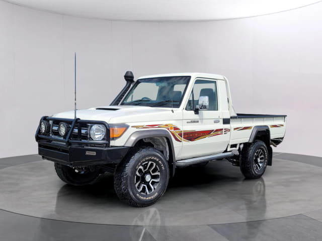 2016 TOYOTA Land Cruiser