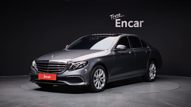 2017 MERCEDES-BENZ E-Class