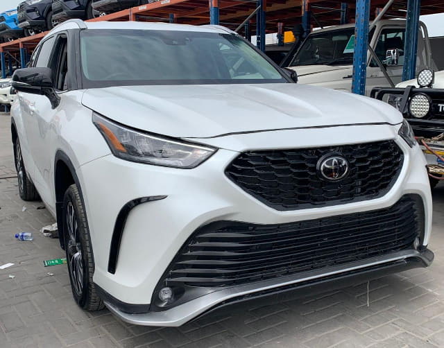 2022 TOYOTA Highlander