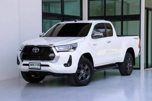 2023 TOYOTA Hilux