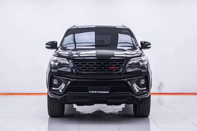 2017 TOYOTA Fortuner