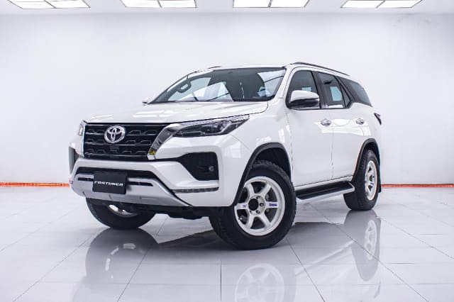 2020 TOYOTA Fortuner