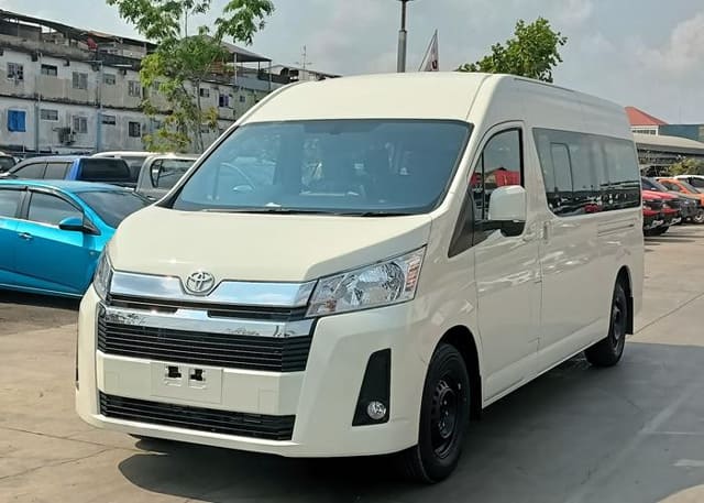 2025 TOYOTA Hiace Commuter
