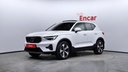 2023 VOLVO XC40