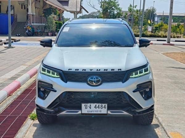 2022 TOYOTA Fortuner
