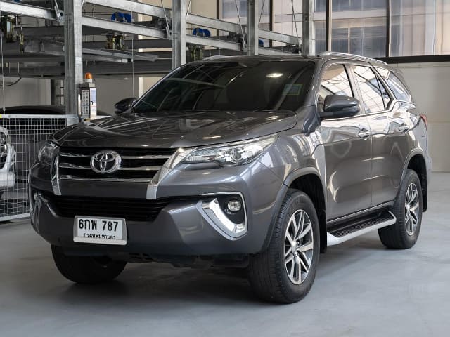 2018 TOYOTA Fortuner