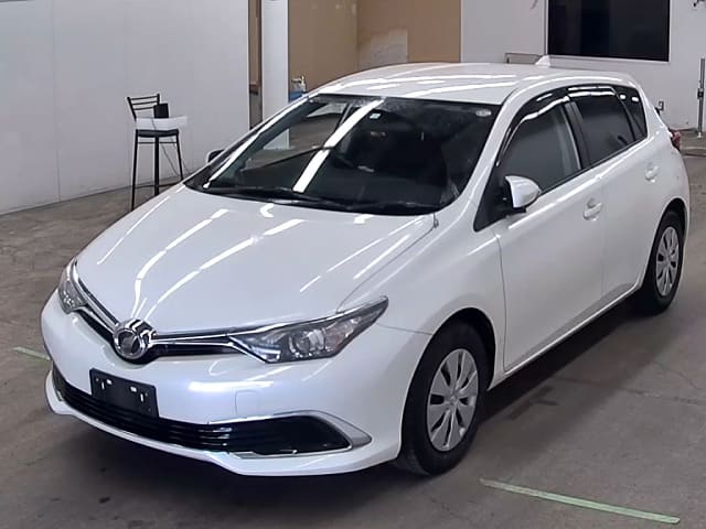 2016 TOYOTA Auris