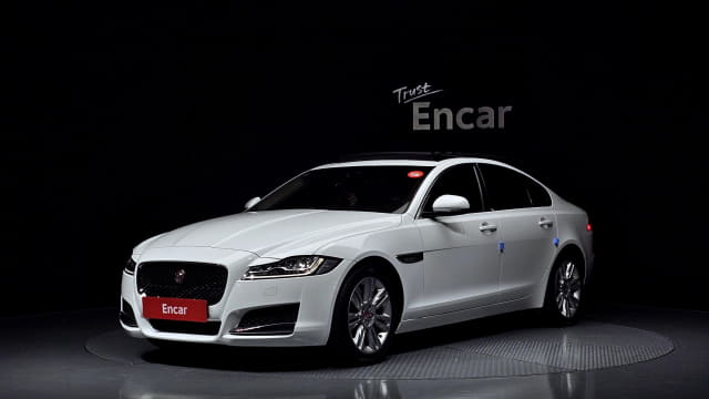 2017 JAGUAR XF