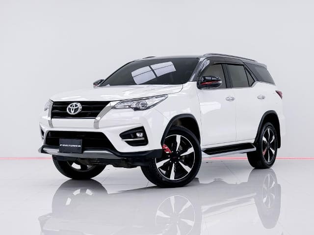 2019 TOYOTA Fortuner