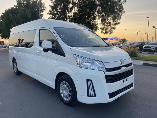 2020 TOYOTA Hiace Commuter