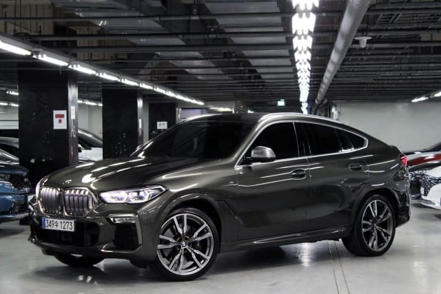 2021 BMW X6