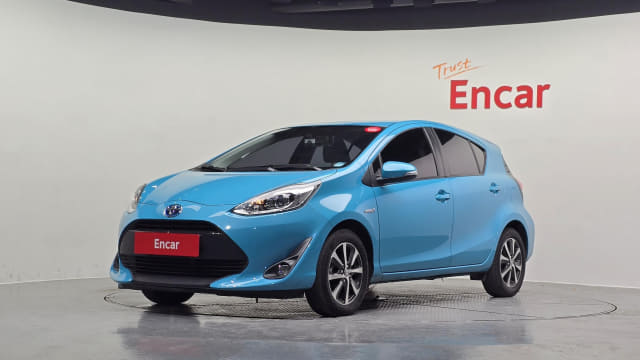 2019 TOYOTA Prius