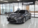 2025 LEXUS ES