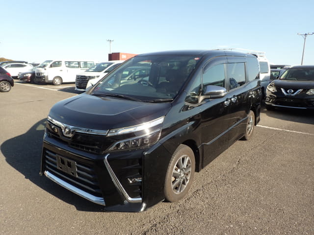 2018 TOYOTA Voxy