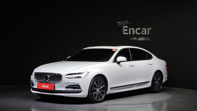 2023 VOLVO S90