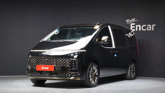 2024 HYUNDAI Staria