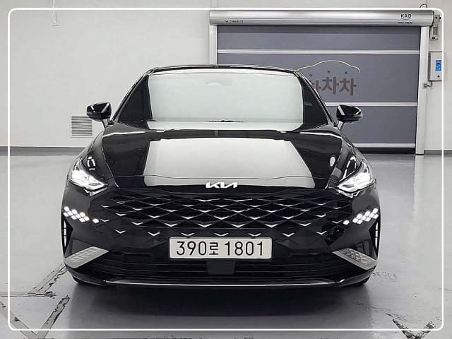 2022 KIA K8