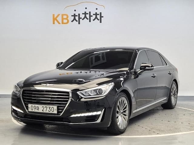 2017 Genesis EQ900