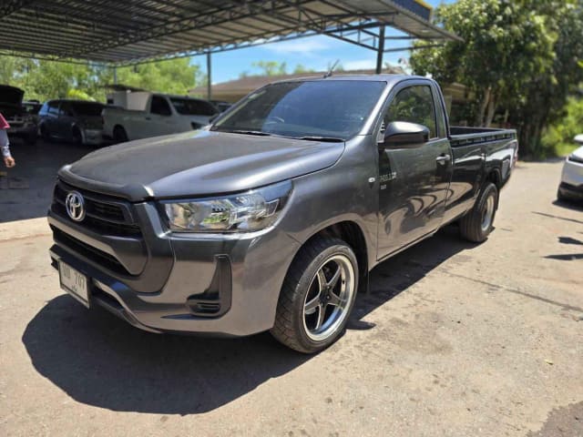 2024 TOYOTA Hilux