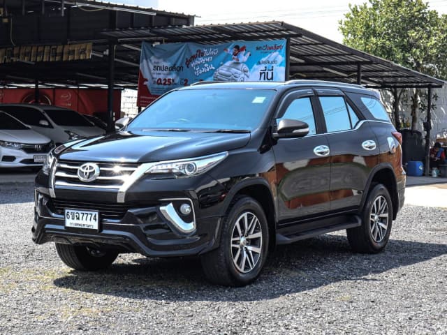 2017 TOYOTA Fortuner