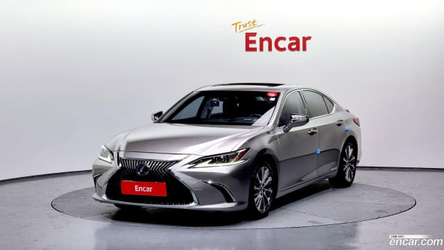 2019 LEXUS ES