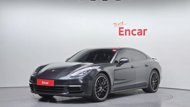 2018 Porsche Panamera