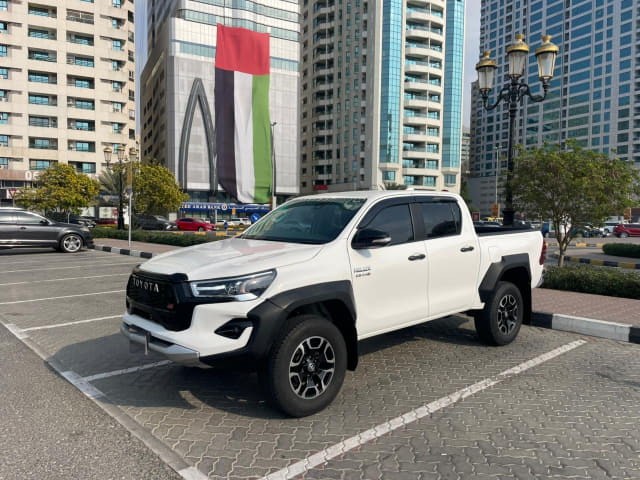 2022 TOYOTA Hilux