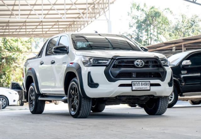 2019 TOYOTA Hilux