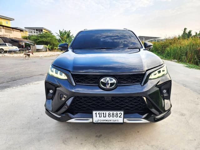 2020 TOYOTA Fortuner