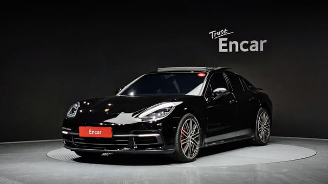 2018 Porsche Panamera