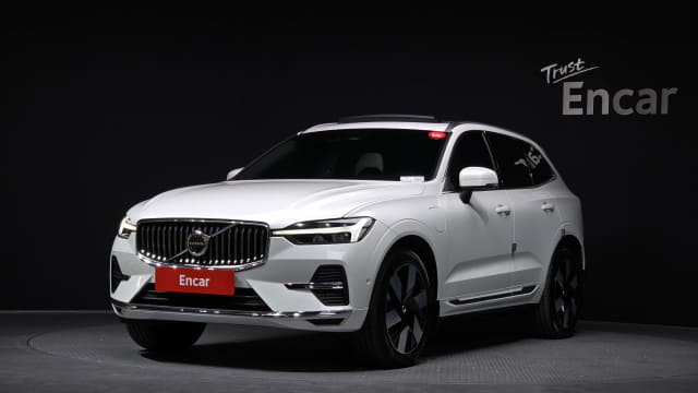 2025 VOLVO XC60
