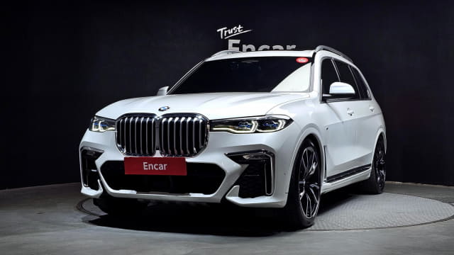 2022 BMW X7, 