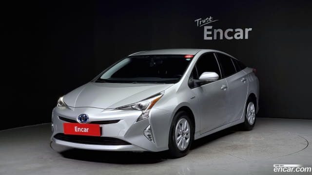 2018 TOYOTA Prius