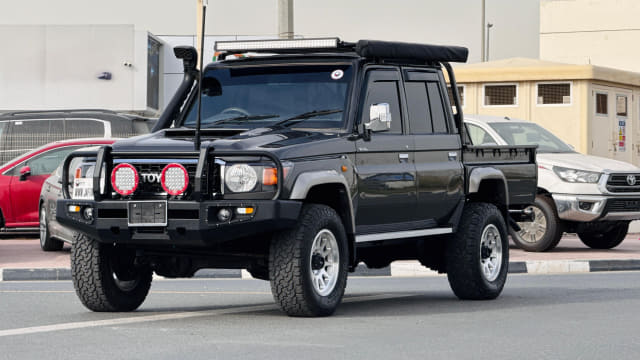 2018 TOYOTA Land Cruiser
