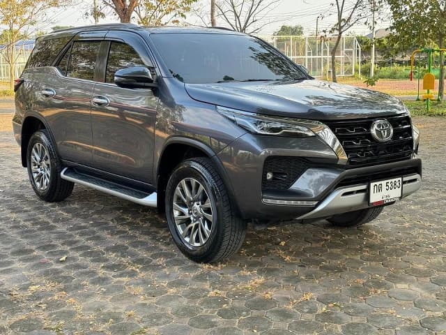 2022 TOYOTA Fortuner