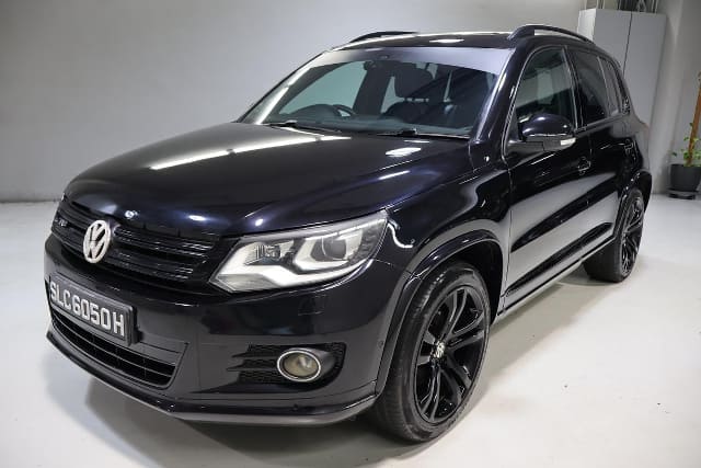 2016 VOLKSWAGEN Tiguan