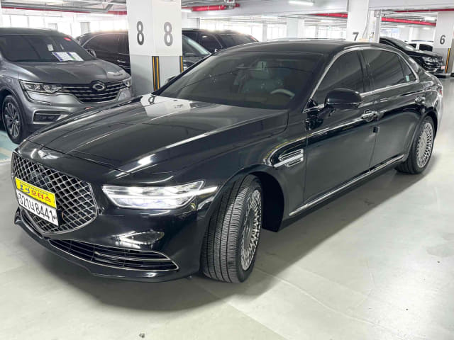 2021 Genesis G90
