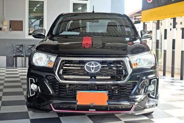 2019 TOYOTA Hilux