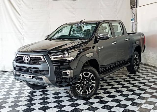 2025 TOYOTA Hilux