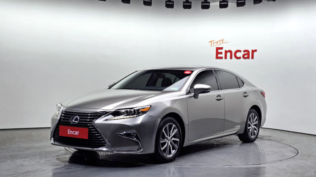 2017 LEXUS ES