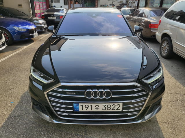 2021 AUDI A8