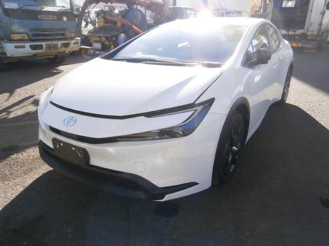 2024 TOYOTA Prius