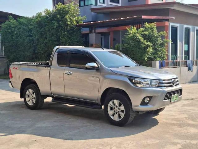 2017 TOYOTA Hilux