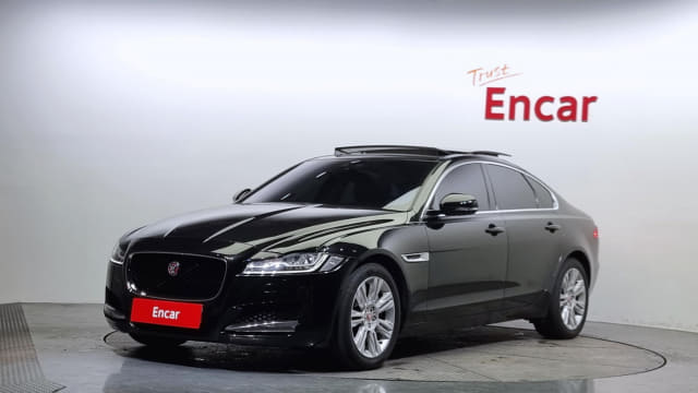 2017 JAGUAR XF